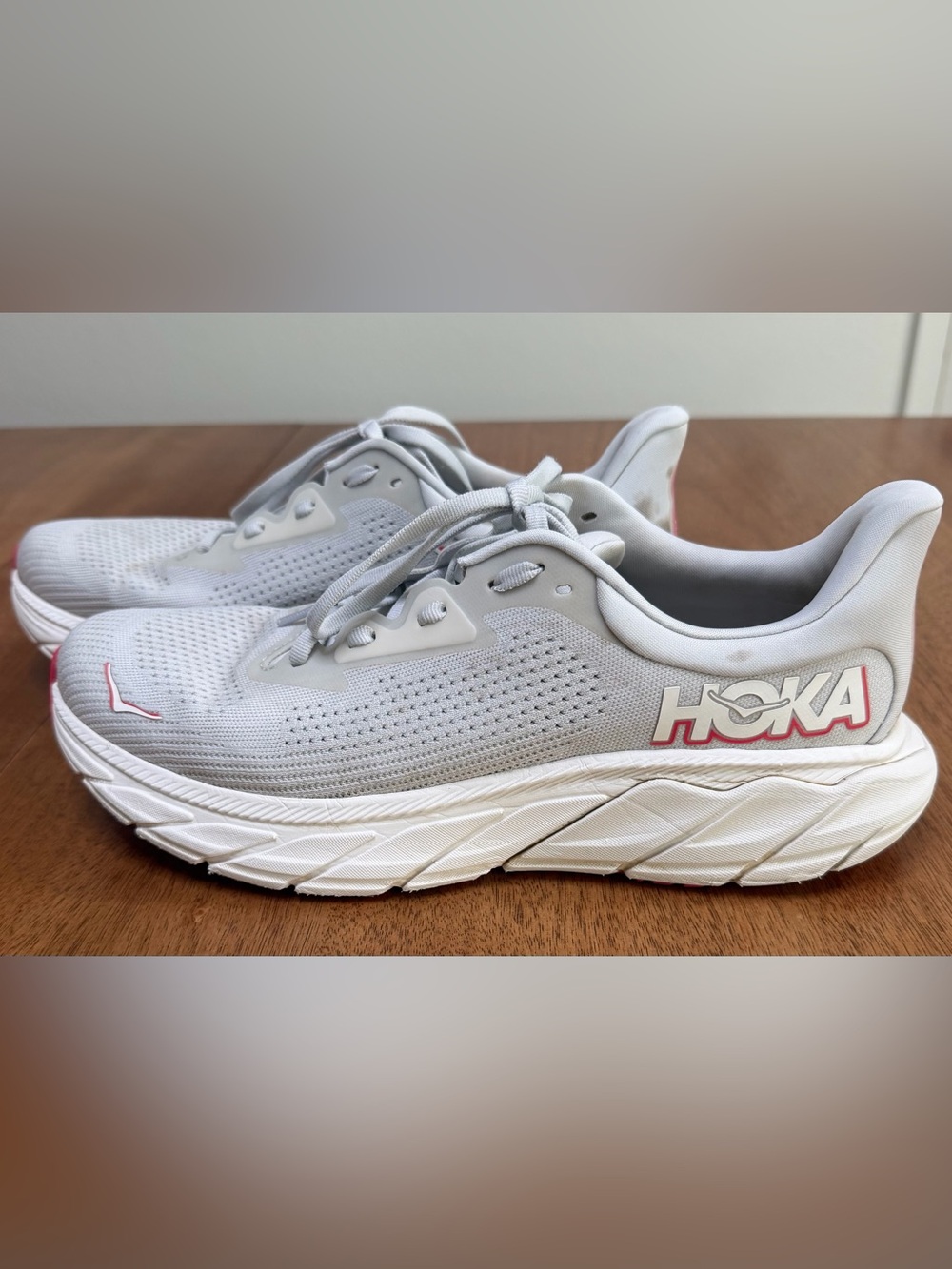 Hoka - One One Arahi 7 Women’s Running Shoes | Cosmic Grey & Ruby Red | Size 10